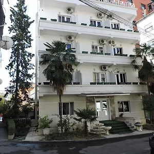 Ξενοδοχείο La Favorita, Τίρανα