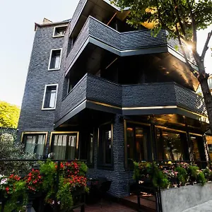 فندق La Boutique, تيرانا