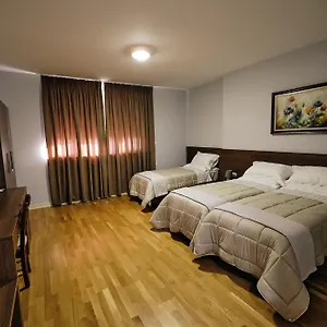 فندق In Center, تيرانا